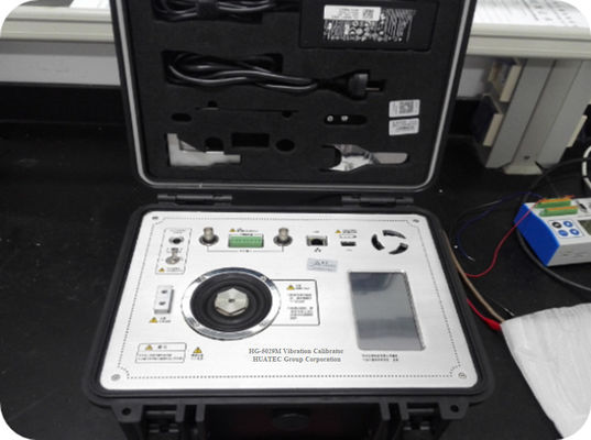 10 Hz থেকে 4000 Hz ল্যাবরেটরি অন সাইট পোর্টেবল শেকার কম্পন ক্যালিব্রেটর হ্যান্ডহেল্ড